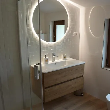 Apartmaji Tanto Malovse *