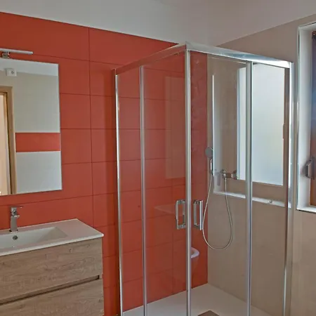 Apartmaji Tanto Malovse *