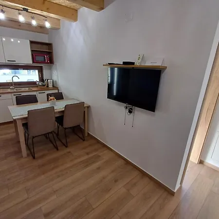 Apartmaji Tanto Malovse *