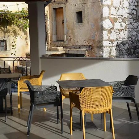 Apartmaji Tanto Malovse Apartment Crnice