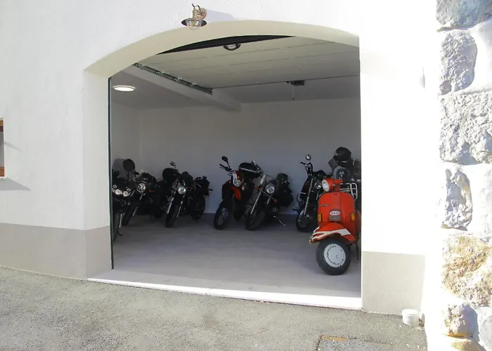 Apartmaji Tanto Malovse Apartman