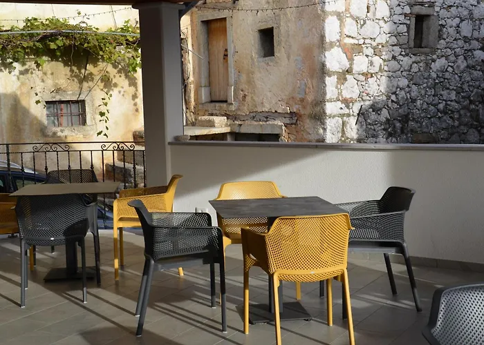 Apartmaji Tanto Malovse Appartamento Crnice